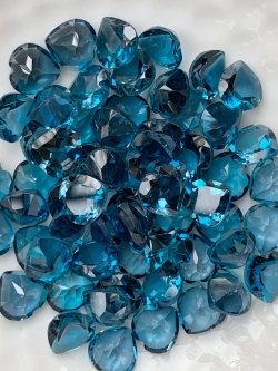 ลอนดอนบลูโทปาสหัวใจ 6 มม. 5 กะรัต