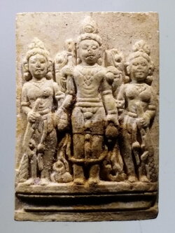 รหัสสินค้า พระไม่ทราบที่ 107 เทวรูปเนื้อผง หลวงพ่อประเทือง ไม่ทราบที่