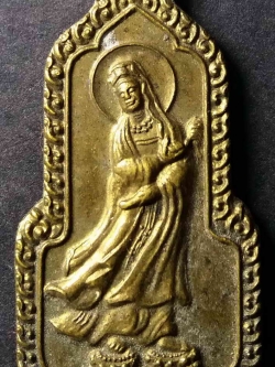 รหัสสินค้า เทพจีน - เทพฮินดู 005 เหรียญเจ้าแม่กวนอิม หลังพระพุทธลีลาประทานพร ไม่ทราบที่ ไม่ทราบสำนัก พระรายการนี้ให้เช่าบูชาแล้ว