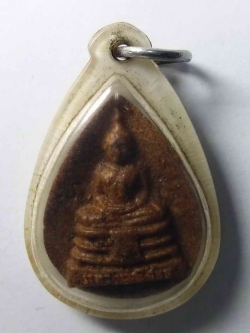 รหัสสินค้า พระเนื้อดิน เนื้อผง เนื้อว่าน 280 หลวงพ่อโสธรเนื้อกระเบื้องหลังคาโบสถ์ วัดโสธรวรารามวรวิหารพิมพ์หยดน้ำ