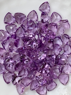 อเมทิสสามเหลี่ยม 5 มม. 5 กะรัต