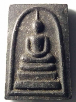 รหัสสินค้า พระสมเด็จ วัดต่างๆ 336 พระสมเด็จเนื้อผงใบลาน หลวงพ่อนิยม วัดป่าหลักร้อย จังหวัดนครราชสีมา รุ่นแร่เหล็กน้ำพี้ สร้างปี 2542 พระรายการนี้ให้เช่าบูชาแล้ว