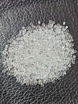 พลอยเพทายขาวกลม 1.8 มม. 1 กะรัต