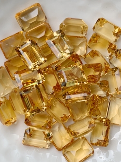 ซิทรินอ่อนสี่เหลี่ยม 8X6 มม. 5 กะรัต