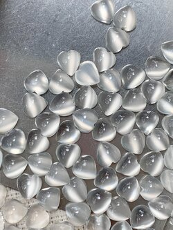 มูนสโตนหัวใจหลังเบี้ย 5 mm. 5 กะรัต