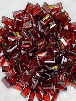 โกเมนสี่เหลี่ยม 5x3 มม. 5 กะรัต