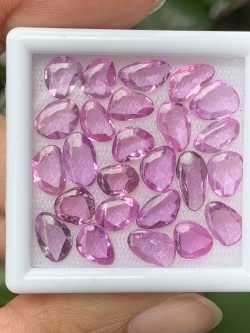 พิ้งค์แซฟไฟร์ rose cut คละทรง 20 กะรัต