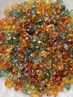 แฟนซีแซฟไฟร์ ทรงสับปะรด 1 กะรัต