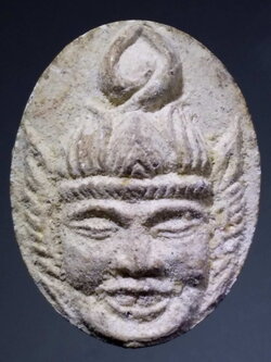 รหัสสินค้า พระไม่ทราบที่ 222 เศียรพ่อแก่ ฤาษีบรมครู หลังยันต์ ไม่ทราบสำนัก