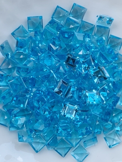 สวิสบลูโทปาสสี่เหลี่ยม 3.5 มม. 5 กะรัต