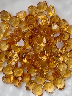 ซิทรินหัวใจ 5 มม. 5 กะรัต