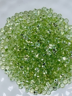 Peridot เพอริดอทกลม 2.0 มม. 5 กะรัต