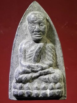 รหัสสินค้า หลวงปู่ทวด วัดต่างๆ 146 หลวงปู่ทวด วัดช้างให้ จ.ปัตตานี ไม่ทราบปีที่สร้าง เนื้อผงใบลาน หลังตัวหนังสือนูน