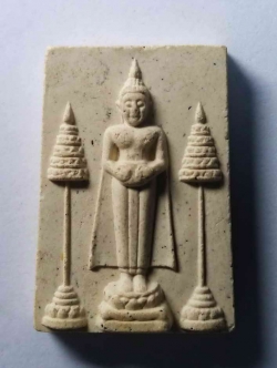 รหัสสินค้า พระเนื้อดิน เนื้อผง เนื้อว่าน 270 พระผงข้างฉัตร หลวงพ่อวัดบ้านแหลม หลังยันต์ห้า วัดเพชรสมุทรวรวิหาร ไม่ทราบปีที่สร้าง