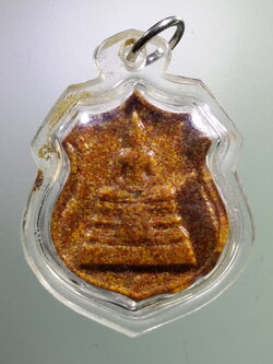 Antig LSD 097 หลวงพ่อโสธร เนื้อกระเบื้องหลังคาโบสถ์ วัดโสธรวรารามวรวิหาร จังหวัดฉะเชิงเทรา รุ่นสร้างพระอุโบสถหลังใหม่ ฝังโค้ดด้านหลัง พระรายการนี้ให้เช่าบูชาแล้ว