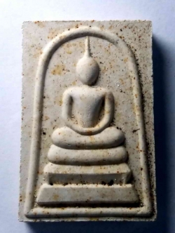 รหัสสินค้า พระสมเด็จ วัดต่างๆ 353 พระสมเด็จแช่น้ำมนต์ หลังรูปเหมือน สมเด็จพระญาณสังวรฯ วัดบวรนิเวศวิหาร กรุงเทพฯ พระรายการนี้ให้เช่าบูชาแล้ว