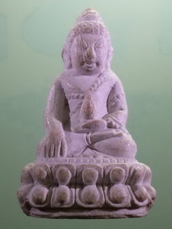 Antig FB 12194 พระกริ่งเนื้อผง รุ่น 1 วัดทุ่งครุ กรุงเทพฯ ขนาดเทียบกับเหรียญบาท