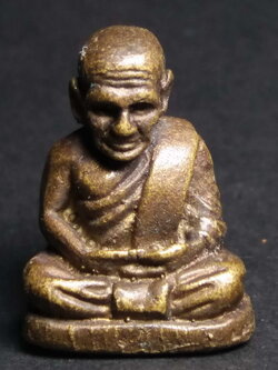 รหัสสินค้า พระกริ่ง พระหล่อ 106 รูปหล่อหลวงพ่อเงิน วัดบางคลาน จังหวัดพิจิตร หล่อโบราณเทช่อ ตอกโค๊ตเลข ๙ ไม่ทราบปีที่สร้าง พระรายการนี้ให้เช่าบูชาแล้ว