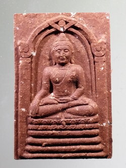 รหัสสินค้า จตุคามรามเทพ 979 พระพุทธสิหิงค์ รุ่น สิริมงคล ปลุกเสกพิธีจตุคามรามเทพ เนื้อว่าน สร้างปี 2549