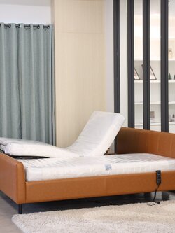 เตียงนอนเพื่อสุขภาพปรับไฟฟ้า PRIMERO DUAL BED สำหรับ 2 ท่าน ขนาด 6 ฟุต (3+3 Ft) + พร้อมที่นอนสุขภาพยางพาราแท้ + หมอนยางพารา + ชุดผ้าปูที่นอน ปลอกหมอน