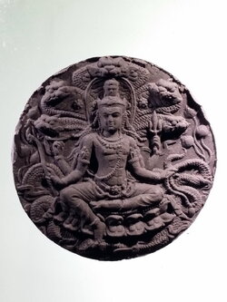 รหัสสินค้า จตุคามรามเทพ 805 พระเทวราชโพธิสัตว์จตุคามรามเทพ รุ่นมหาปาฏิหาริย์มั่งมีทรัพย์ เนื้อว่านกากยายักษ์โรยผงตะไบ ฝังโค๊ต นะโมเงิน กล่องแปดเหลี่ยม