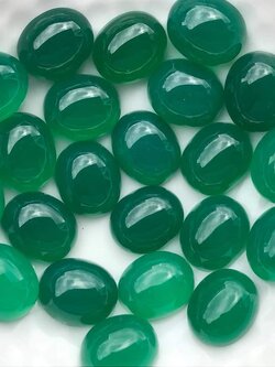 โมราไข่หลังเบี้ย 10x12mm. 5 เม็ด