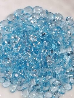 สวิสบลูโทปาสไข่ 4x3mm. 5 กะรัต