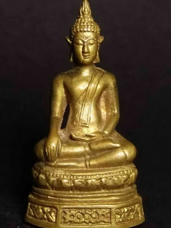 รหัสสินค้า พระกริ่ง พระหล่อ 011 รูปหล่ออุดกริ่ง พิมพ์พระพุทธนั่งมารวิชัย ฐานบัว ไม่ทราบที่ น่าจะเป็นพระทางภาคเหนือครับ พระรายการนี้ให้เช่าบูชาแล้ว