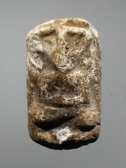 รหัสสินค้า พระไม่ทราบที่ 482 พระเนื้อผง ข้างประกายรัศมี ไม่ทราบที่ พระรายการนี้ให้เช่าบูชาแล้ว