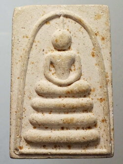 รหัสสินค้า พระสมเด็จ วัดต่างๆ 418 พระสมเด็จเนื้อผง วัดพระบรมธาตุวรวิหาร อำเภอเมือง จังหวัดชัยนาท สร้างปี 2550 รุ่นบูรณะเจดีย์พระอุโบสถ