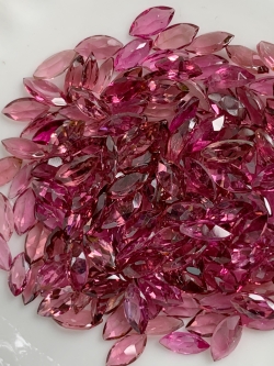 พิ้งค์ทัวมาลีนมาคี 2.5x5 มม. 1 กะรัต