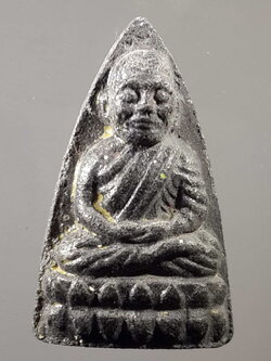 รหัสสินค้า หลวงปู่ทวด วัดต่างๆ 282 หลวงปู่ทวด วัดช้างให้ จังหวัดปัตตานี รุ่นร่ำรวยเงินทอง หลังนักษัตรปีมะเส็ง สร้างปี 2541 พระรายการนี้ให้เช่าบูชาแล้ว