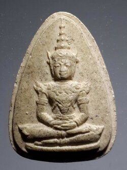 รหัสสินค้า พระไม่ทราบที่ 355 พระแก้วมรกตเนื้อผง หลังยันต์อุนาโลม ไม่ทราบที่ พระรายการนี้ให้เช่าบูชาแล้ว