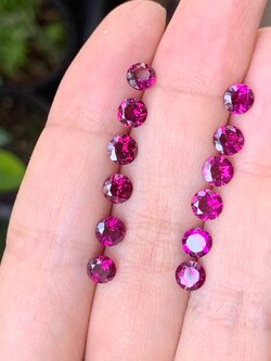 โรโดไลท์ม่วงกลม 5.0 มม. 5 กะรัต