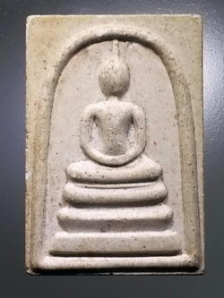 รหัสสินค้า พระสมเด็จ วัดต่างๆ 1003 พระสมเด็จเนื้อผง หลวงพ่อสมชาย นรินโท วัดบ้านแก่งสฤษดิ์เสนาอุปภัมภ์ สร้างปี 2537