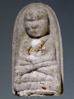 รหัสสินค้า หลวงปู่ทวด วัดต่างๆ 261 หลวงปู่ทวดบุญฤทธิ์ เนื้อผงพุทธคุณ รุ่น 1 วัดทรงเมตตา ปิดทองคำเปลวมีแป้งเจิม