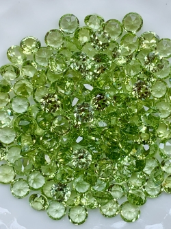 เพอริดอทกลม 3.5 มม. 5 กะรัต