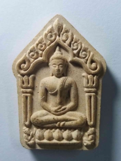 รหัสสินค้า พระไม่ทราบที่ 072 พระขุนแผนกุมารทอง ซุ้มเรือนแก้ว หลังยันต์ ไม่ทราบที่ ยันต์นี้เป็นยันต์ของหลวงปู่ทิม น่าจะเป็นพระทางสายภาคตะวันออกแถวชลบุรี