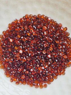 พลอยซิทรินกลมเข้ม 2.0 มม. 5 กะรัต