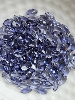 ไอโอไลท์มาคี 6x3mm. 5 กะรัต