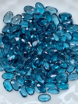 ลอนดอนบลูโทปาสไข่ 5X3 มม. 5 กะรัต