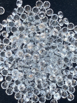 ไวท์โทปาสกลม 2.7 มม. 5 กะรัต