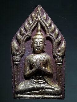 หัสสินค้า พระเนื้อดิน ผง ว่าน 10475 พระขุนแผน เนื้อแดงปัดทอง รุ่นบูรพาจารย์ หลังพญานาค ด้านหน้าและหลังโรยผงตะไบ ปี 48 สุดยอดพิธีเสก 74 รูป ลป.พิศดู, ลป.ท่อน,ลป.หงษ์ ร่วมเสก