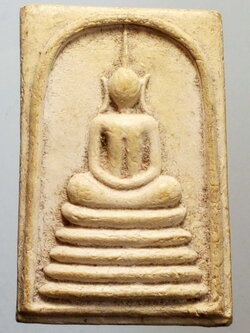 รหัสสินค้า พระสมเด็จ วัดต่างๆ 482 พระสมเด็จเนื้อผงฐาน 5 ชั้น หลวงพ่อจันทร วุฒิคุณ วัดตะพงนอก อำเภอเมือง จังหวัดระยอง สร้างปี 2539 ที่ระลึกในงานผูกพัทธสีมาและฝังลูกนิมิต