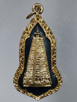 รหัสสินค้า เหรียญพระพุทธ 3930 เหรียญกะไหล่ทองลงยา พระธาตุเจดีย์ วัดพระธาตุหนองบัว ตำบลในเมือง อำเภอเมือง อุบลราชธานี จังหวัดอุบลราชธานี