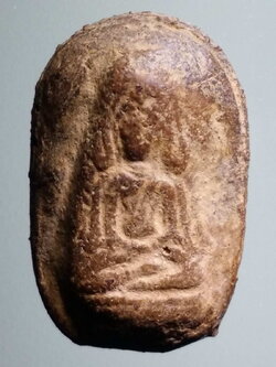 รหัสสินค้า พระไม่ทราบที่ 458 พระพุทธชินราชเนื้อดินเผา พิมพ์สองหน้า ไม่ทราบที่ บางคนดูเป็นพระกรุ บางคนดูเป็นพระเกจิยุคเก่าสร้าง พระรายการนี้ให้เช่าบูชาแล้ว