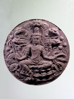 รหัสสินค้า จตุคามรามเทพ 791 พระเทวราชโพธิสัตว์จตุคามรามเทพ รุ่นมหาปาฏิหาริย์มั่งมีทรัพย์ เนื้อว่านกากยายักษ์โรยผงตะไบ ฝังโค๊ต นะโมเงิน กล่องแปดเหลี่ยม