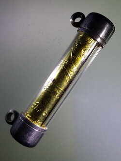 รหัสสินค้า เครื่องราง ล็อตเก็ต ภาพถ่าย 174 ตะกรุดทองฝาบาตรปั๊ม ไม่ทราบสำนัก พร้อมหลอดใส่ตะกรุด