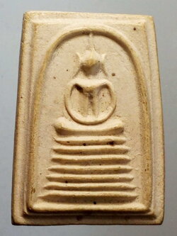 รหัสสินค้า พระสมเด็จ วัดต่างๆ 481 พระสมเด็จเนื้อผงฐาน 7 ชั้น หลวงพ่อคูณ วัดบ้านไร่ อำเภอด่านขุนทด จังหวัดนครราชสีมา พระรายการนี้ให้เช่าบูชาแล้ว