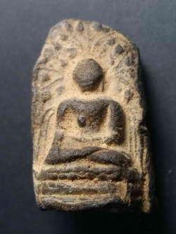 รหัสสินค้า พระกรุ 008 พระคง ทรงพระบาง จ.ลำพูน เนื้อเขียวหินครก